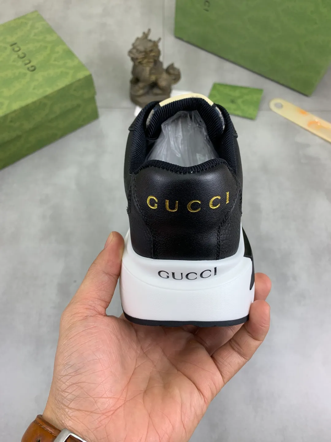 Men's shoes 💰P460💰【New model】🆘 The latest model from Gucci official website🎁Classic casual and fashionable men's shoes👟Best model💥The style is simple and elegant, exclusive for trendy men. Unique official website latest brand elements👑Gucci original decoration, fashionable and generous, the fabric is made of original soft calfskin➕Comfortable soft pigskin lining ✅Wear-resistant rubber outsole specified on the official website_Full of elasticity, the classic model taken at the counter 🎬Color: 3️⃣colors available😍Number of codes: 38-44 (45 46 customized)